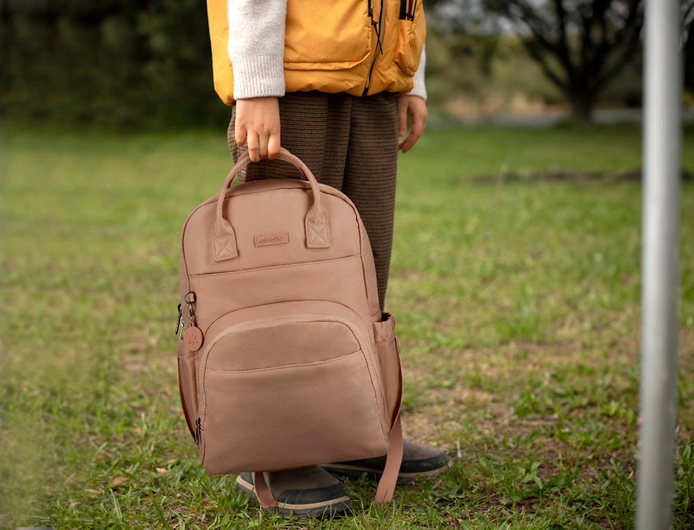 MOCHILA ANTARTIK GLOW BAGS CON ACOLCHADO PARA PORTATIL 15