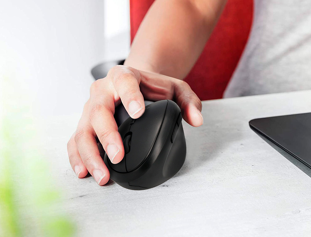 RATON Q-CONNECT OPTICO INALAMBRICO ERGONOMICO VERTICAL DPI 800/1200/1600 PILA AA NEGRO