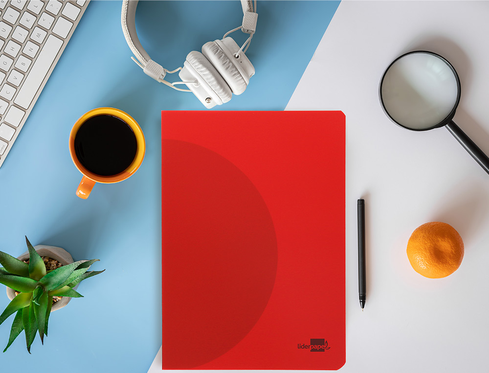 LIBRETA LIDERPAPEL 360 TAPA DE PLASTICO A4 48 HOJAS 90G/M2 5MM CON DOBLE MARGEN COLORES SURTIDOS