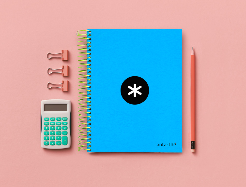 CUADERNO ESPIRAL A5 MICRO ANTARTIK TAPA FORRADA 120H 100 GR HORIZONTAL 5 BANDAS 6 TALADROS COLOR AZUL